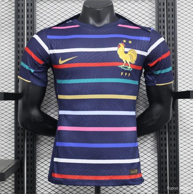 Équipe de France maillot foot pré-match 2024 2025 EURO2024 Maillot De Fou, site maillot de foot pas cher