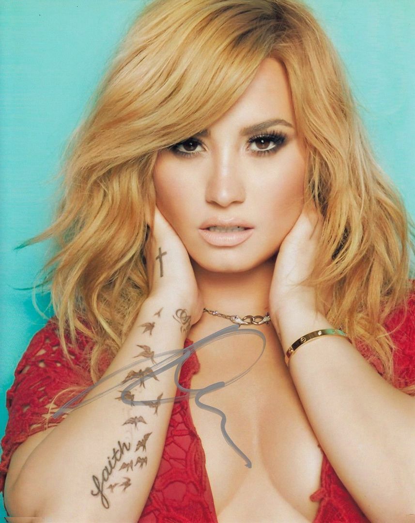 Demi Lovato Autograph Signed Photo Poster painting Print