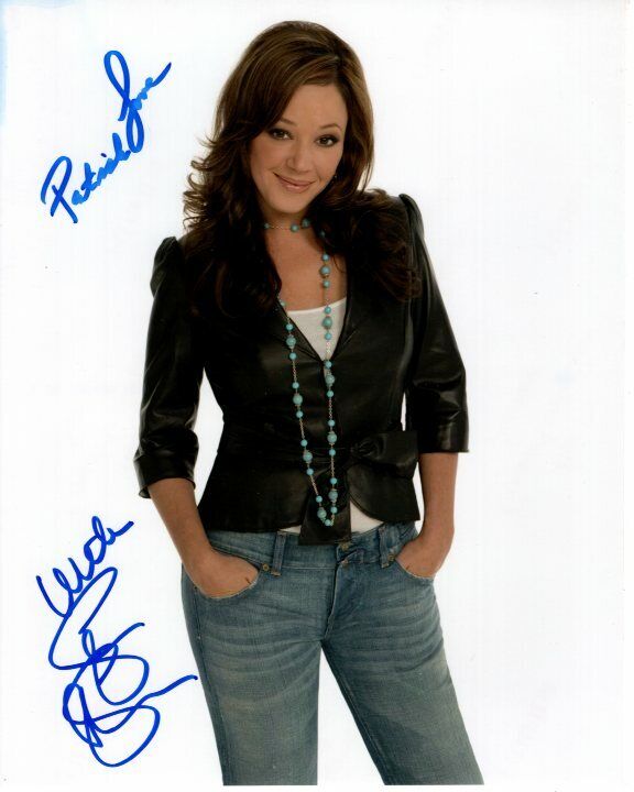 LEAH REMINI Signed THE KING OF QUEENS CARRIE HEFFERNAN Photo Poster paintinggraph - To Patrick