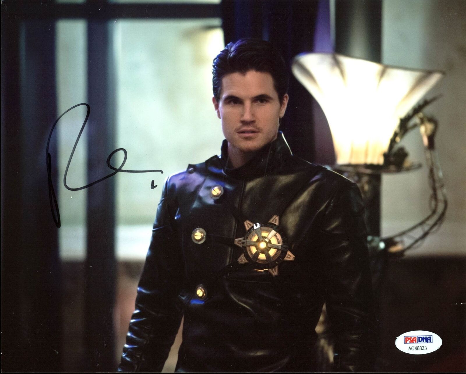 Robbie Amell The Flash Authentic Signed 8X10 Photo Poster painting Autographed PSA/DNA #AC46833