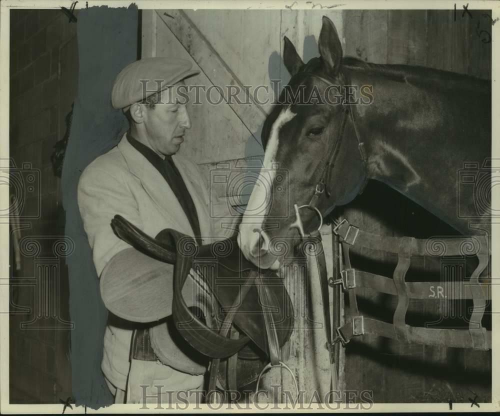 Press Photo Poster painting Fair Grounds racehorse Admiral Porter with trainer Benny Goodman