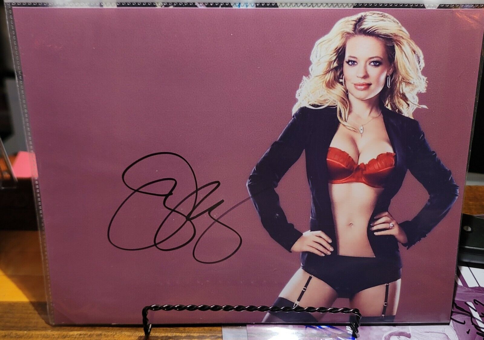 Jeri Ryan hand signed autographed 8 1/2 x11 Actress Star Trek