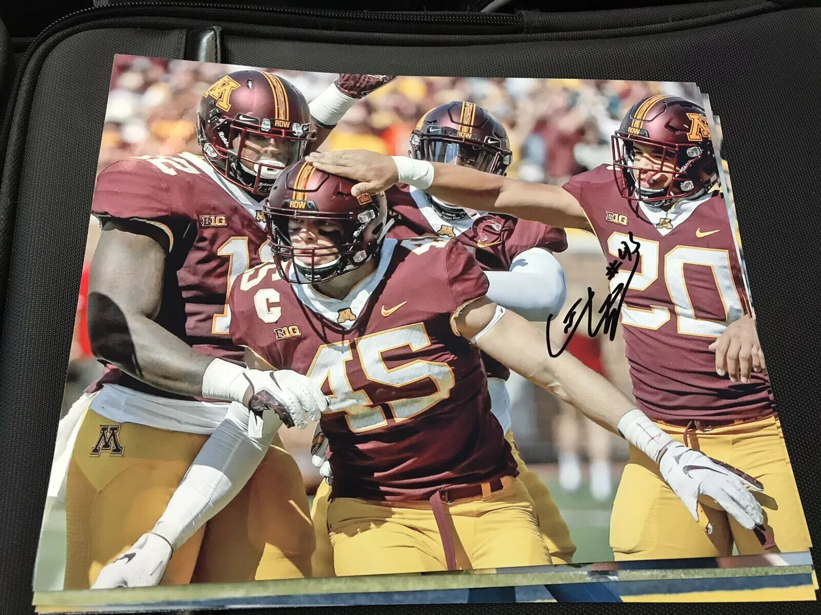 Carter Coughlin Minnesota Gophers signed autographed 8x10 football Photo Poster painting