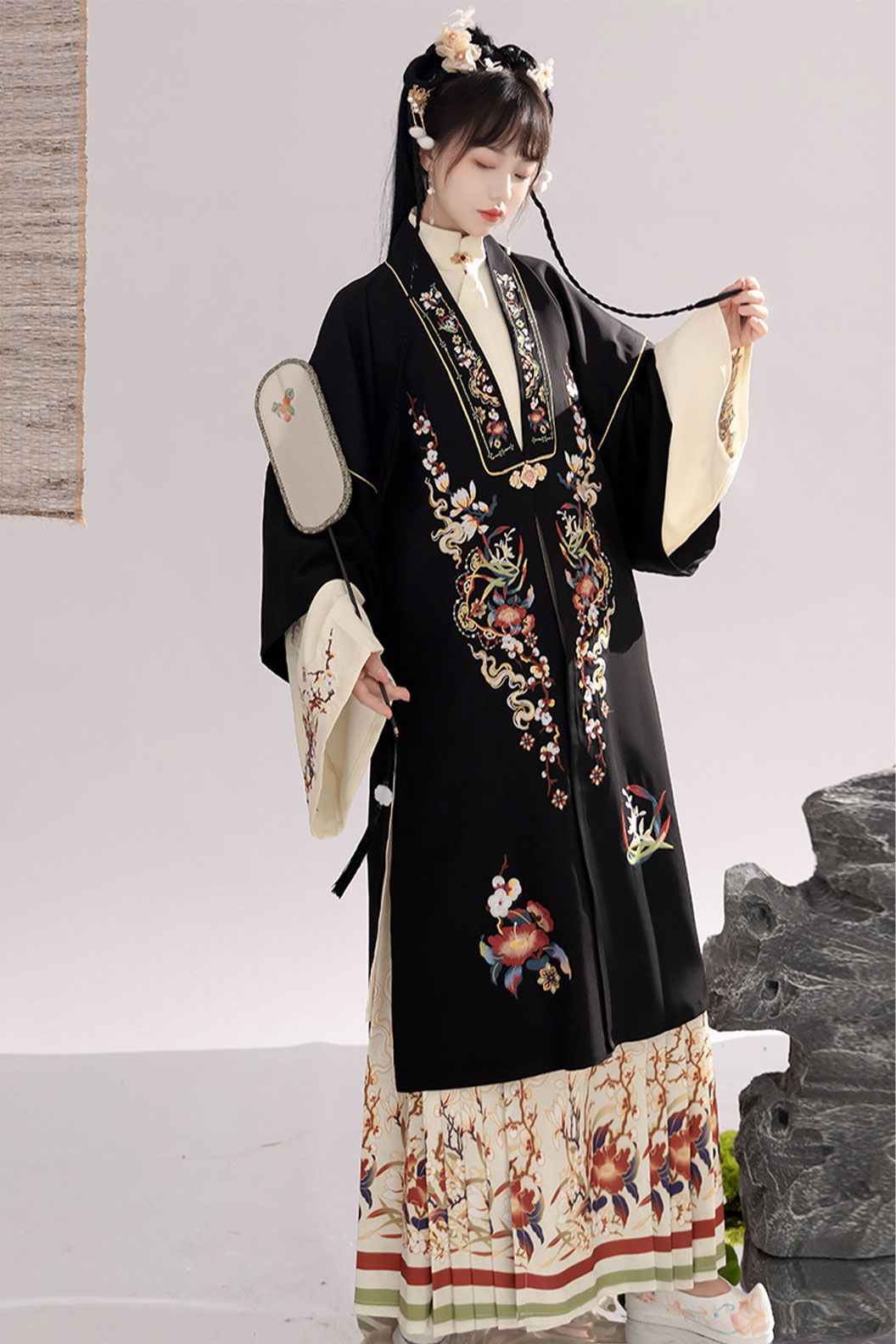 Ming dynasty hanfu long ao robe with mamianqun set hanfu dress for fall and winter - qiongxiaoqun 琼霄裙 Stupa Stones