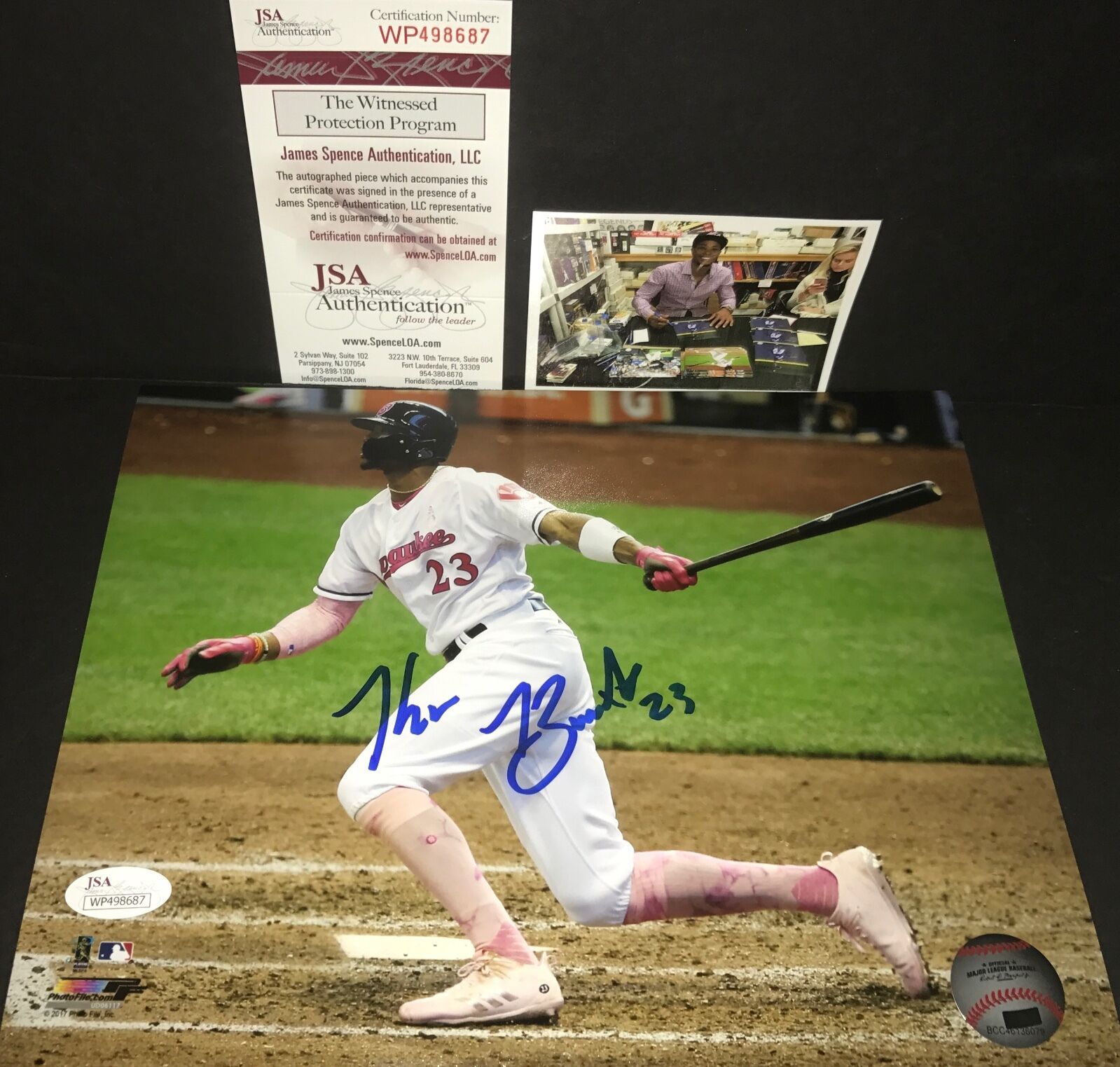 Keon Broxton Milwaukee Brewers Autographed Signed 8x10 JSA WITNESS COA Pink 1