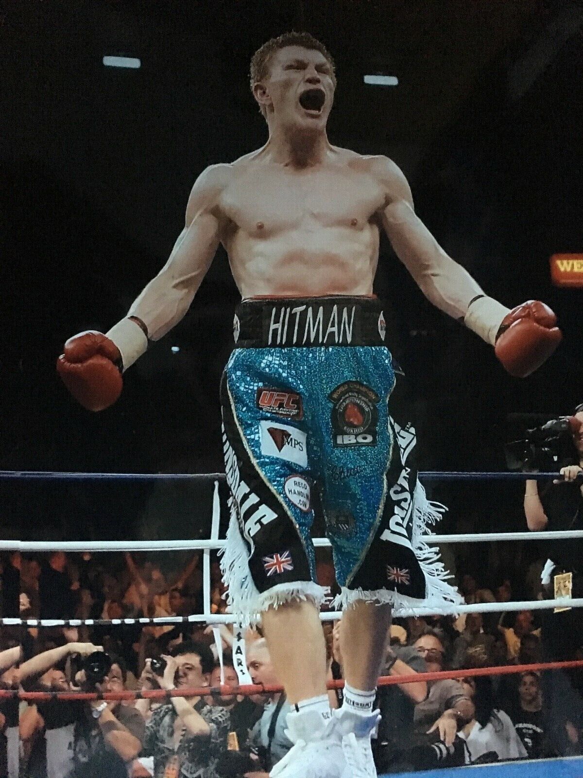 RICKY HATTON - LEGENDARY BRITISH BOXER - EXTRA LARGE UNSIGNED Photo Poster paintingGRAPH