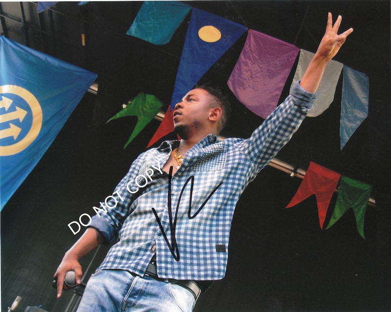 Kendrick Lamar 8 x10 20x25 cm Autographed Hand Signed Photo Poster painting