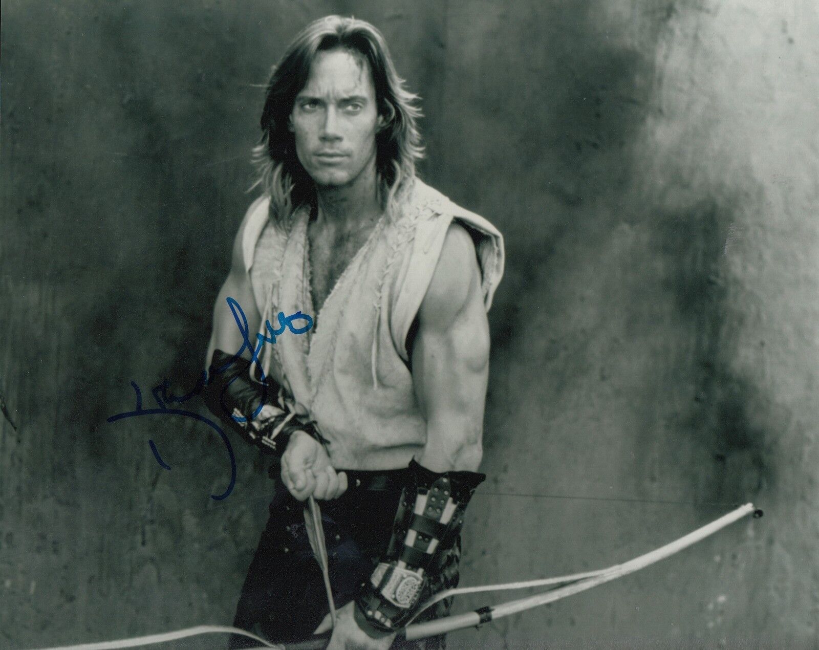 KEVIN SORBO signed (HERCULES: THE LEGENDARY JOURNEYS) 8X10 Photo Poster painting *PROOF* W/COA 4