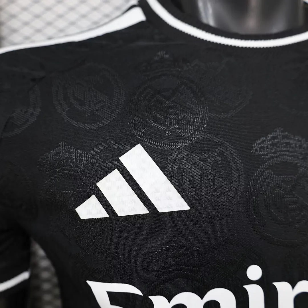 26/27 Real Madrid Black Player Version Football T-Shirt Thai Quality