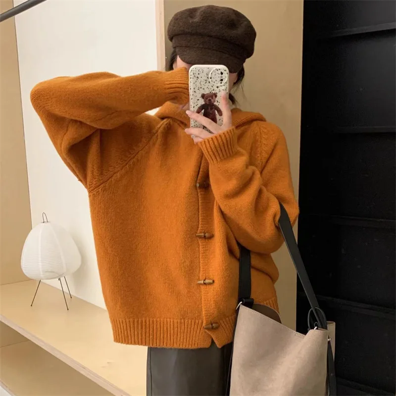 Ueong Ueong Horn Button Solid Color Sweater Coat Women's Winter 2024 New Loose Lazy Wind Hoodie Knit Cardigan