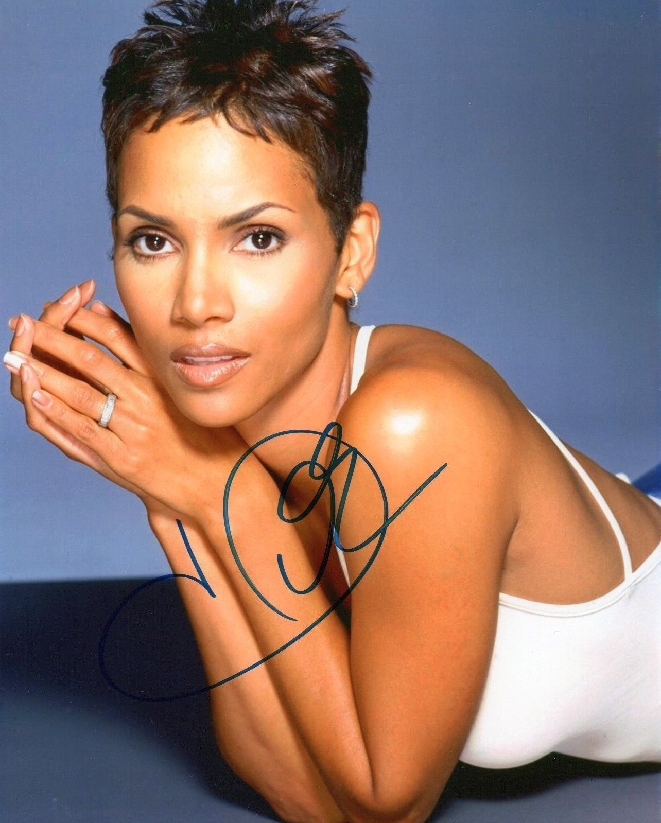 HALLE BERRY AUTOGRAPHED SIGNED A4 PP POSTER Photo Poster painting PRINT 15