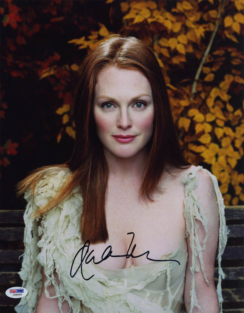 Julianne Moore SIGNED 11x14 Photo Poster painting Lisey's Story Kingsman PSA/DNA AUTOGRAPHED