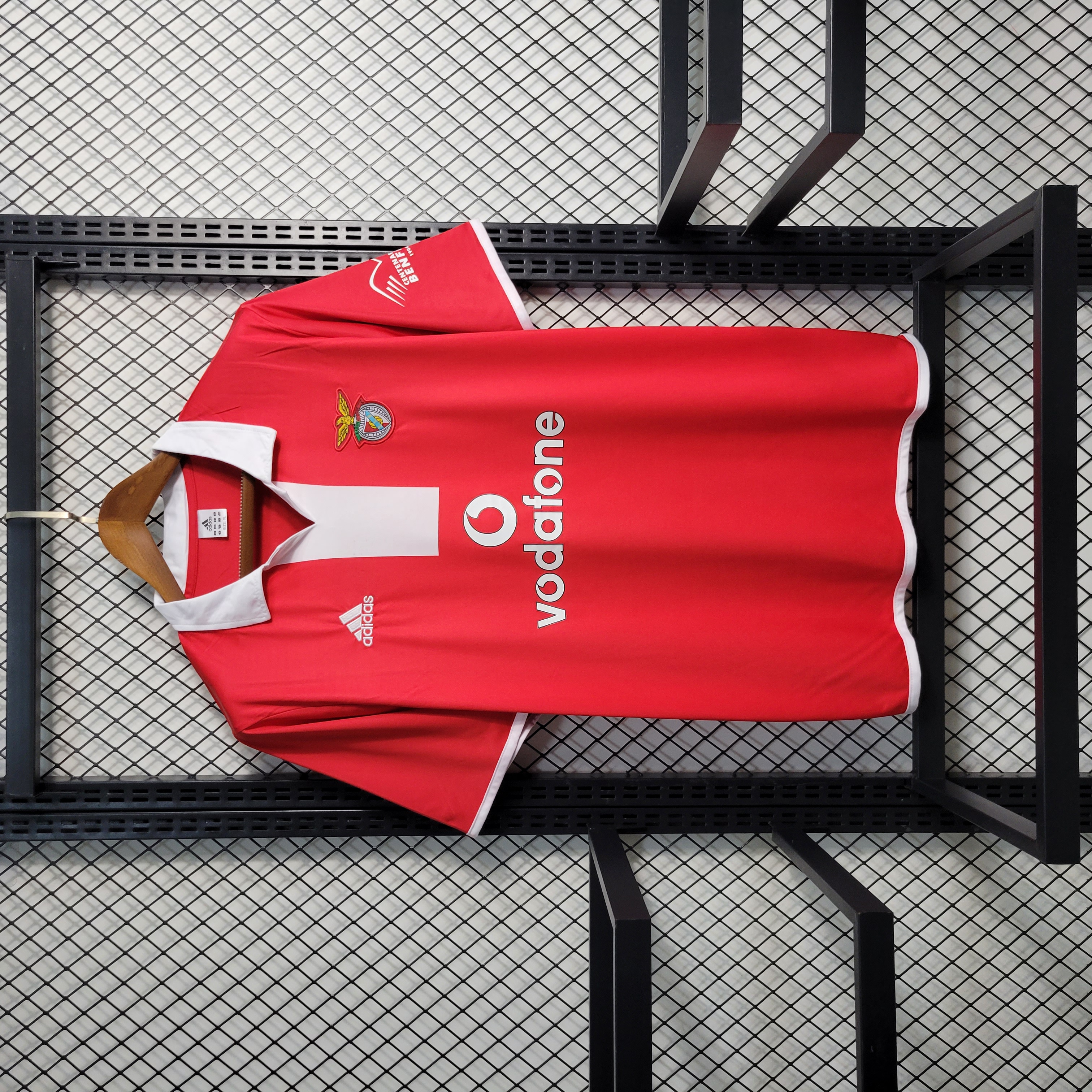 Retro Benfica 2004-05 Home Stadium Jersey