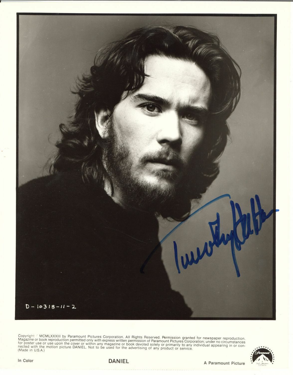 TIMOTHY HUTTON, ACTOR AND FILM DIRECTOR AUTOGRAPHED 8X10 Photo Poster painting WITH COA