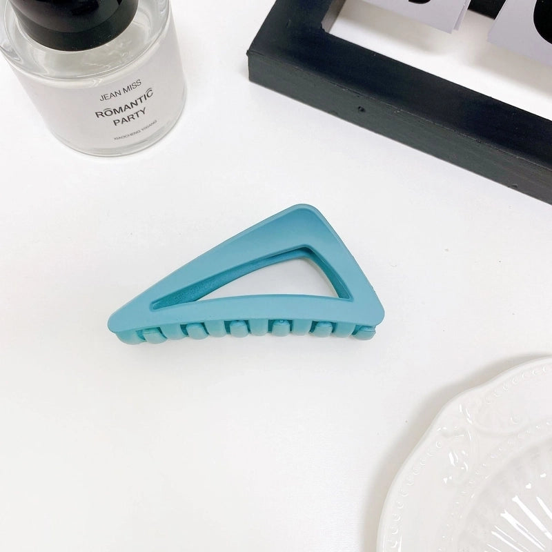 Women’s Minimalist Triangle Plastic Hair Claws