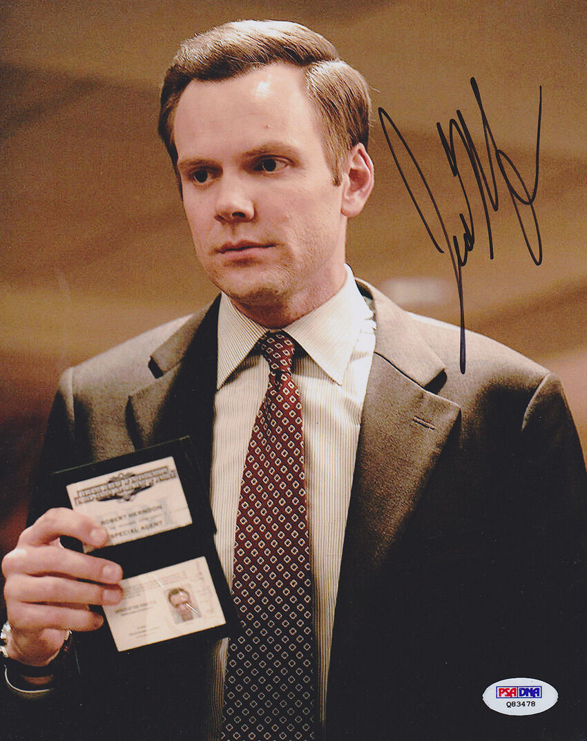 Joel McHale SIGNED 8x10 Photo Poster painting The Great Indoors Community PSA/DNA AUTOGRAPHED