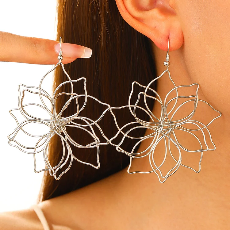 Oversize Cutout Flower Pendant Fashionable Dangle Earrings