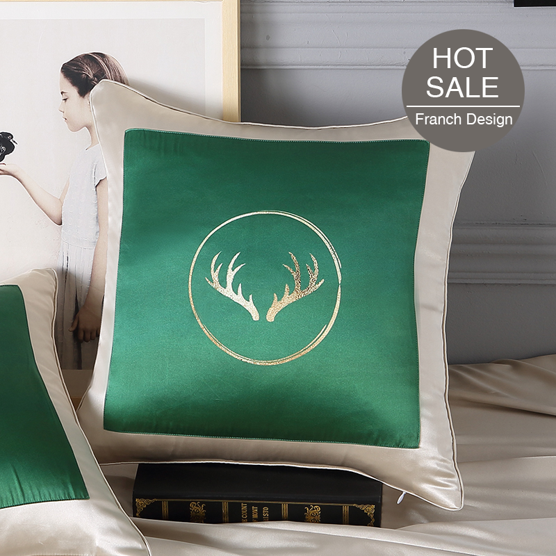 Reindeer Printed Decorative Silk Pillowcase Details