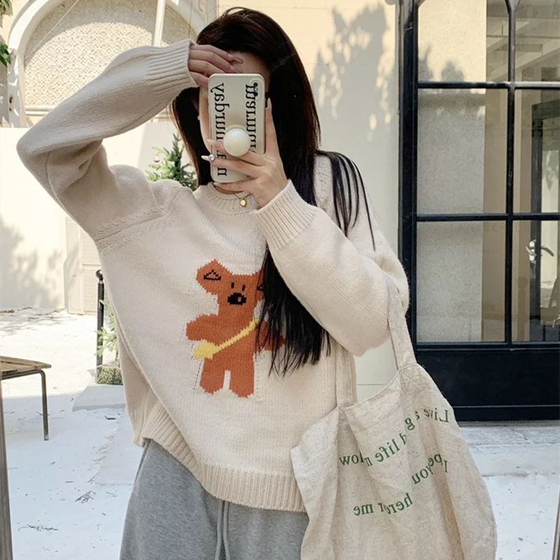 Churchf Churchf Shot 2024 Winter New Sweet Age Reduction Leisure Cartoon Embroidery Round Collar Inserted Shoulder Sleeve Sleeve Sweater Women