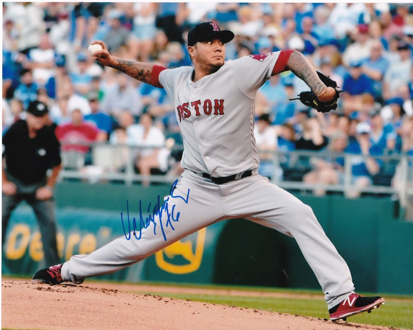 HECTOR VELAZQUEZ BOSTON RED SOX ACTION SIGNED 8x10