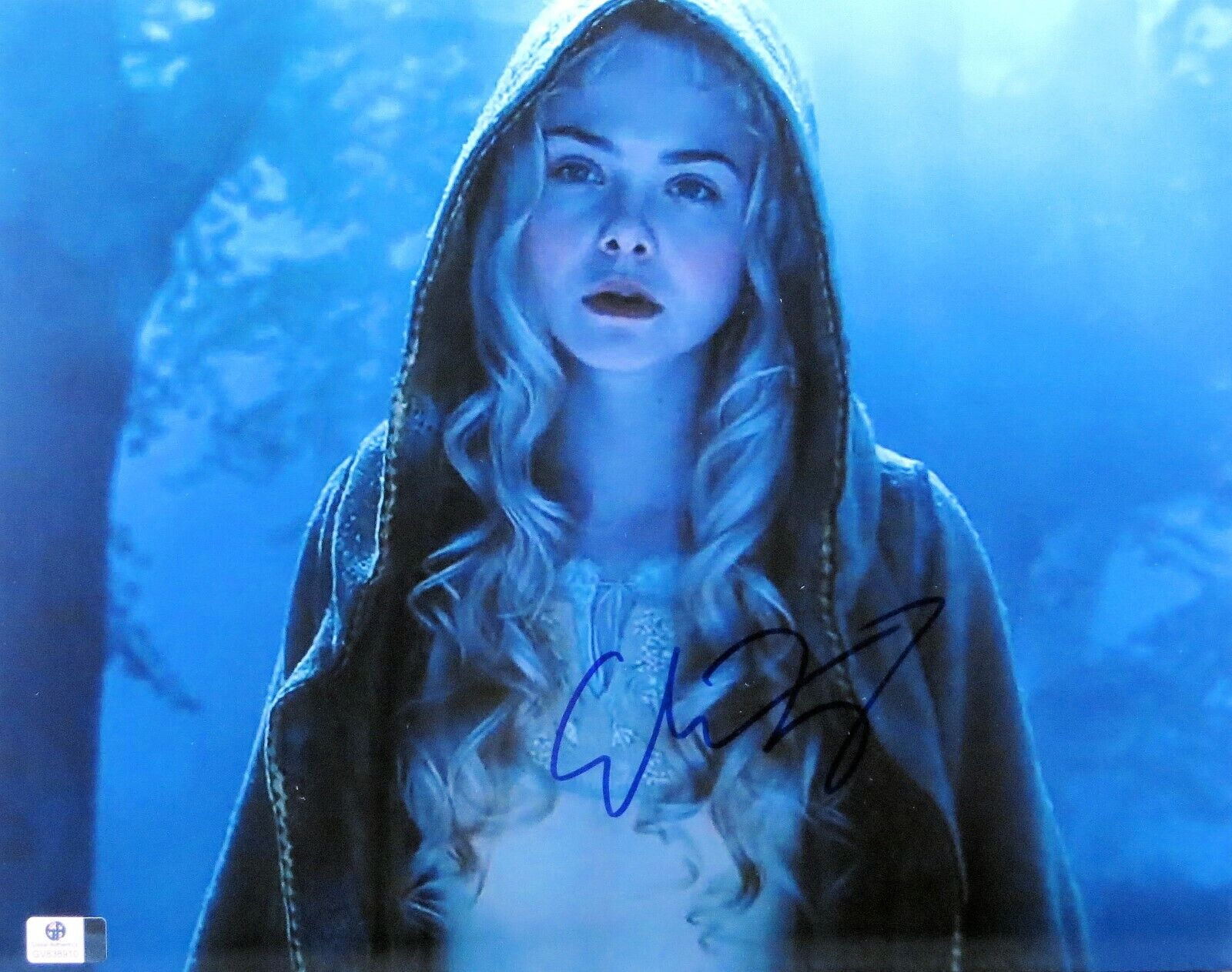 Elle Fanning Signed Autographed 11X14 Photo Poster painting Maleficent Cute w/Hood GV838910