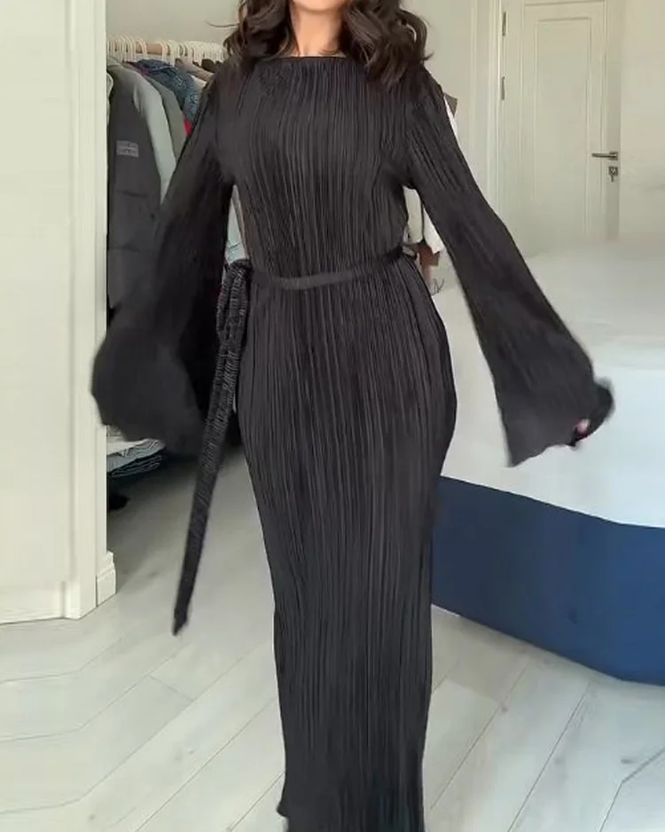 Round Neck Pleated Solid Color Dress