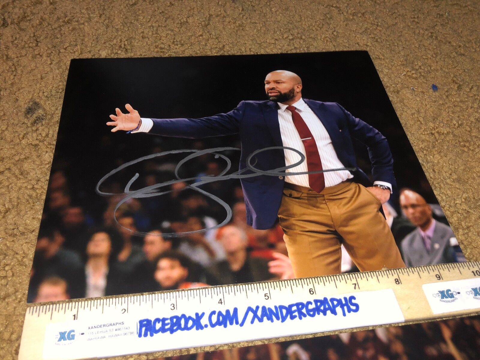 COACH DEREK FISHER SIGNED AUTOGRAPHED 8X10 Photo Poster paintingGRAPH LOS ANGELES LAKERS