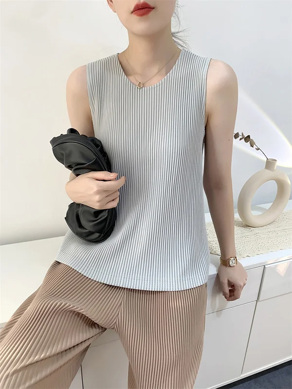 Casual Sleeveless Pleated Solid Color Round-Neck Vest Top