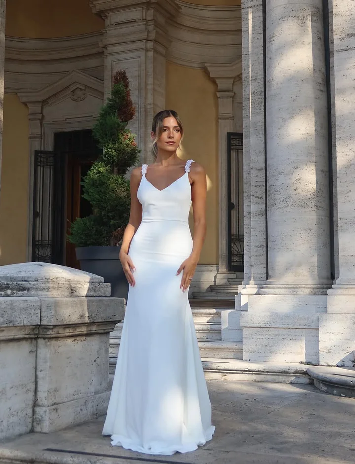 Lussooy Fitted White Backless Spaghetti-Straps V-Neck Beaded Evening Dress