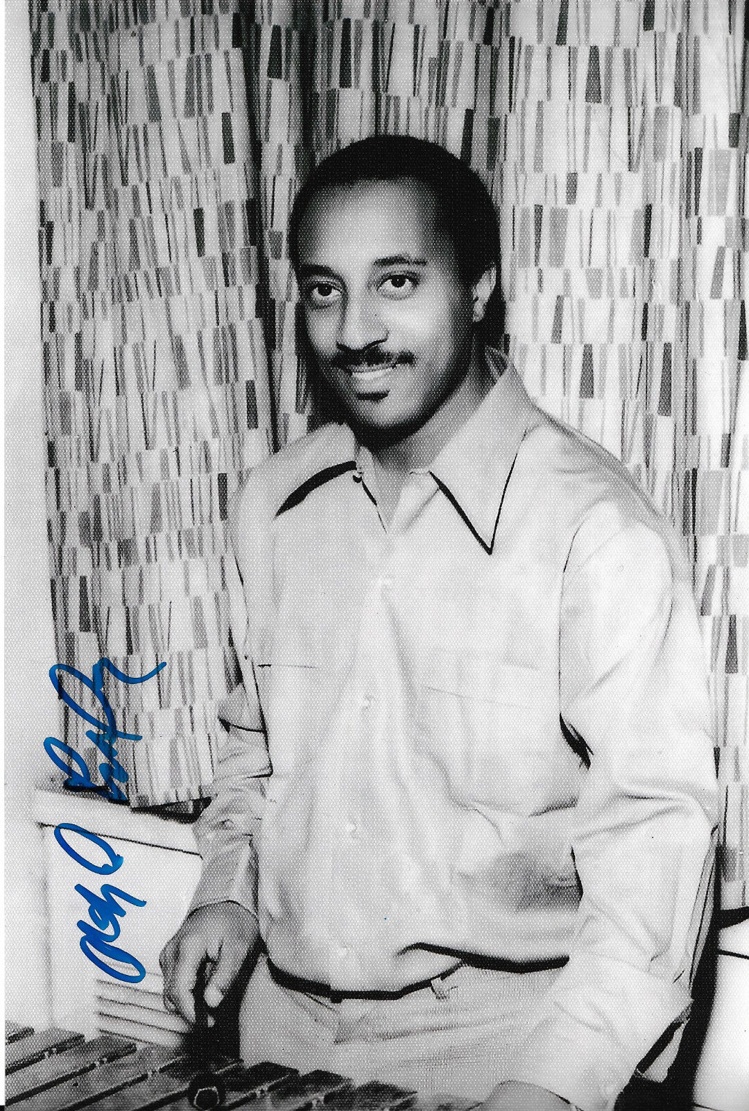 Mulatu Astatke signed 8x12 inch Photo Poster painting autograph