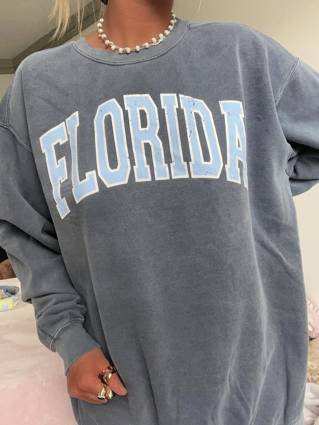 vintage outfits_florida sweatshirt grey_cute outfits_trendy outfit_women casual outfits_august lemonade