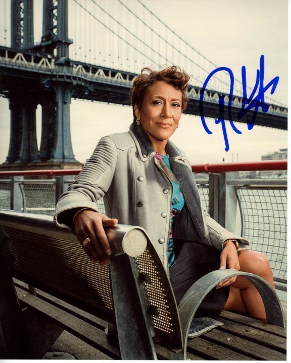 ROBIN ROBERTS signed autographed NEW YORK CITY Photo Poster painting GOOD MORNING AMERICA