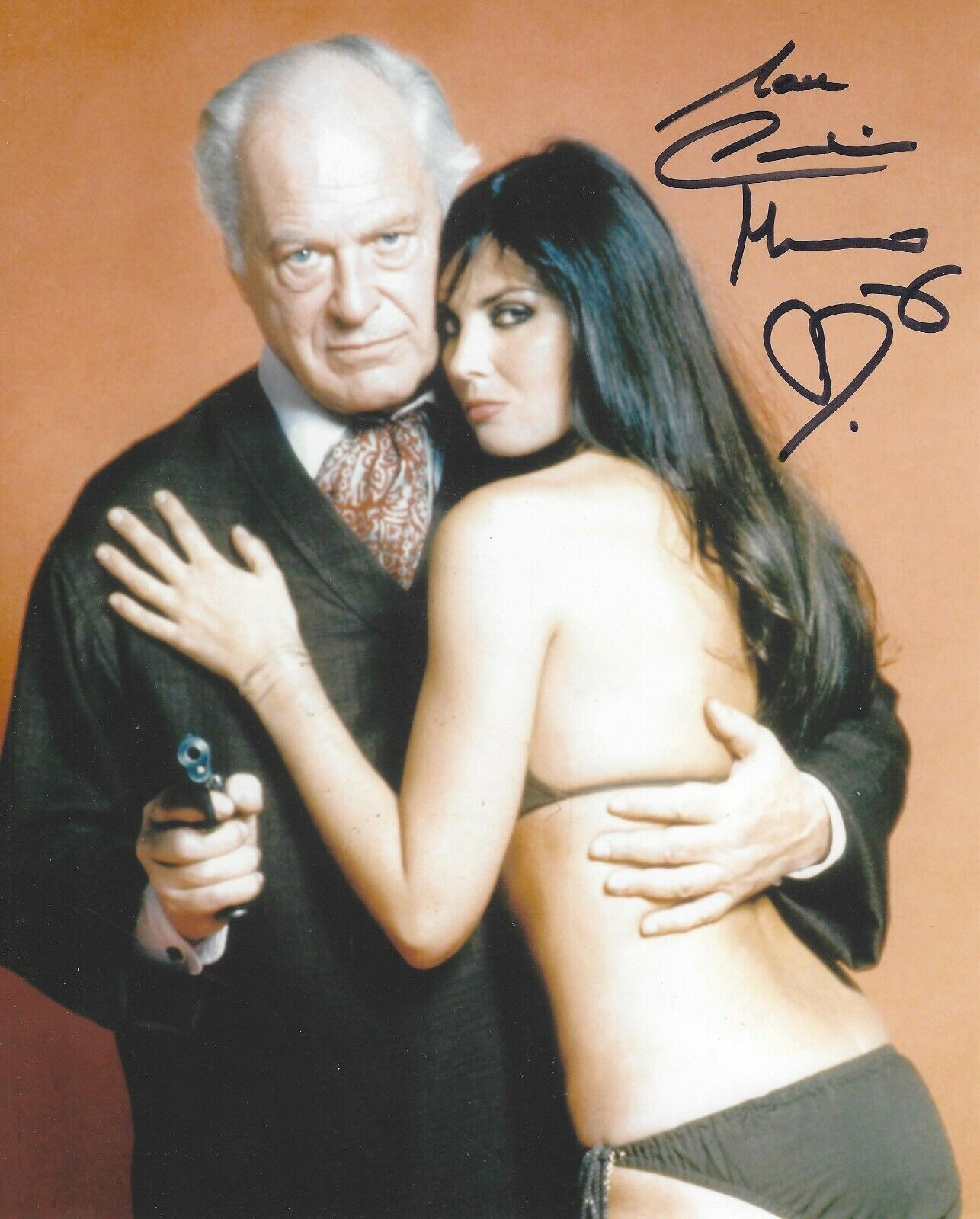 CAROLINE MUNRO SIGNED 007 JAMES BOND 8x10 Photo Poster paintingGRAPH 17 - UACC & AFTAL AUTOGRAPH