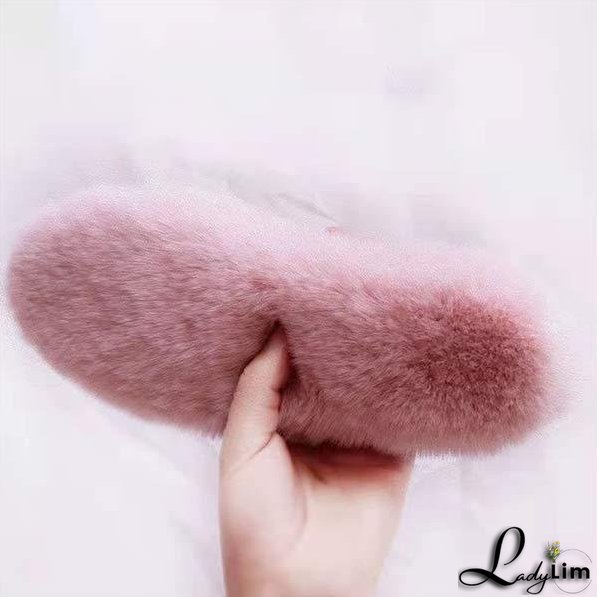 Fashionable and Minimalist winter garment