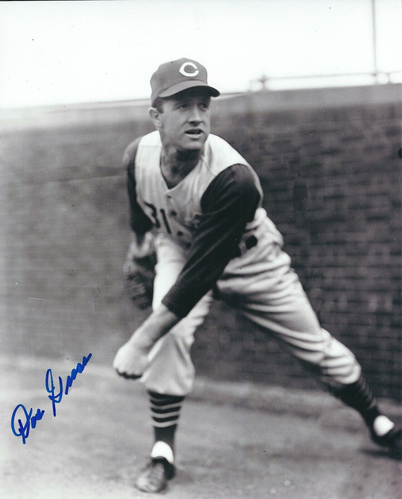 Signed 8x10 DON GROSS Cincinnati Reds Autographed Photo Poster painting - COA