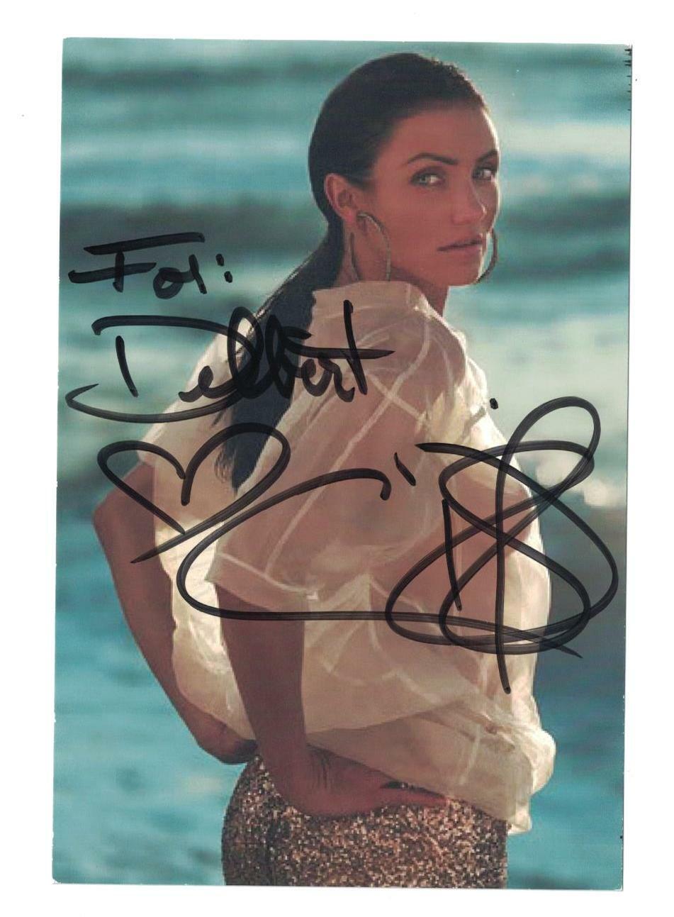 Cameron Diaz Signed Autographed 4 x 6 Photo Poster painting Actress Sexy A