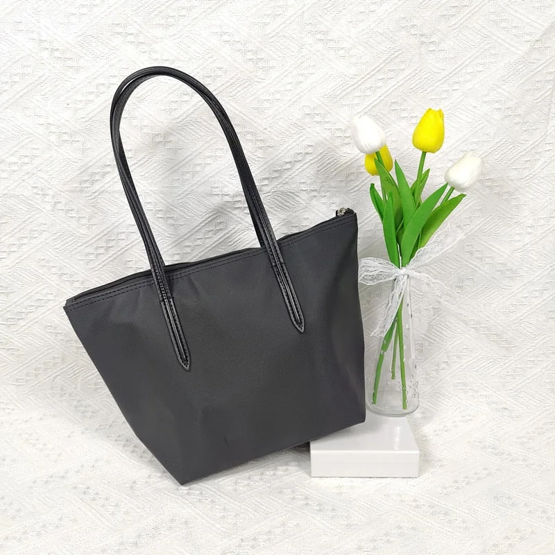 Fashion Luxury Design Solid Color PVC Waterproof Shoulders Handbag Tote Bag Ladies Casual Shopping Travel Mobile Phone Purse