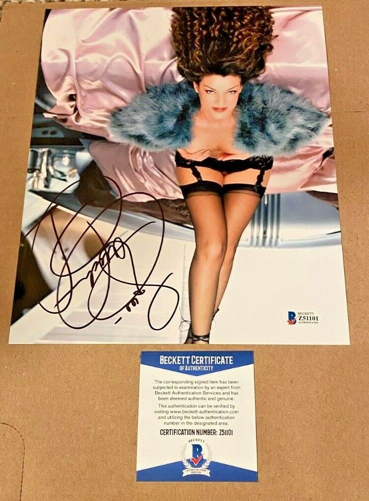 CLAUDIA CHRISTIAN SIGNED SUPER SEXY 8X10 Photo Poster painting BECKETT CERTIFIED