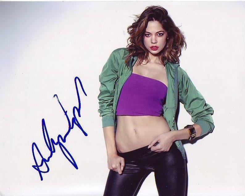 Analeigh tipton signed autographed 8x10 Photo Poster painting