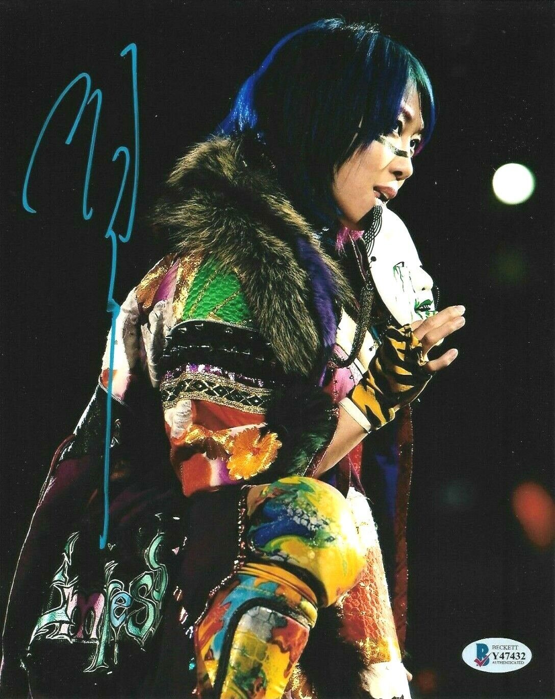 WWE ASUKA HAND SIGNED AUTOGRAPHED 8X10 Photo Poster painting WITH PROOF AND BECKETT COA 23