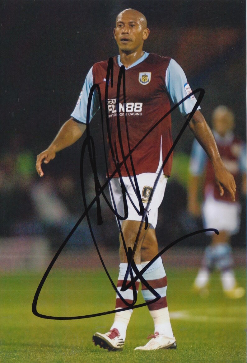 BURNLEY HAND SIGNED CHRIS IWELUMO 6X4 Photo Poster painting 1.