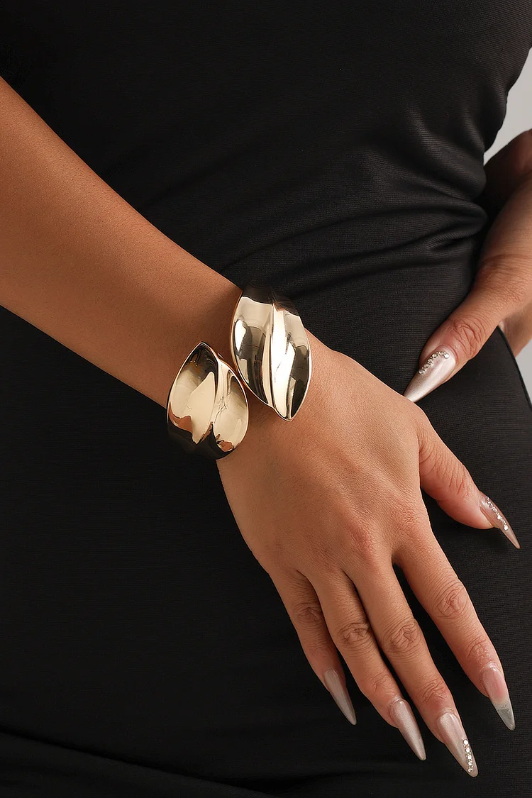 Fashion Gold Punk Geometric Leaf Shaped Bracelet 2024 - Xpluswear