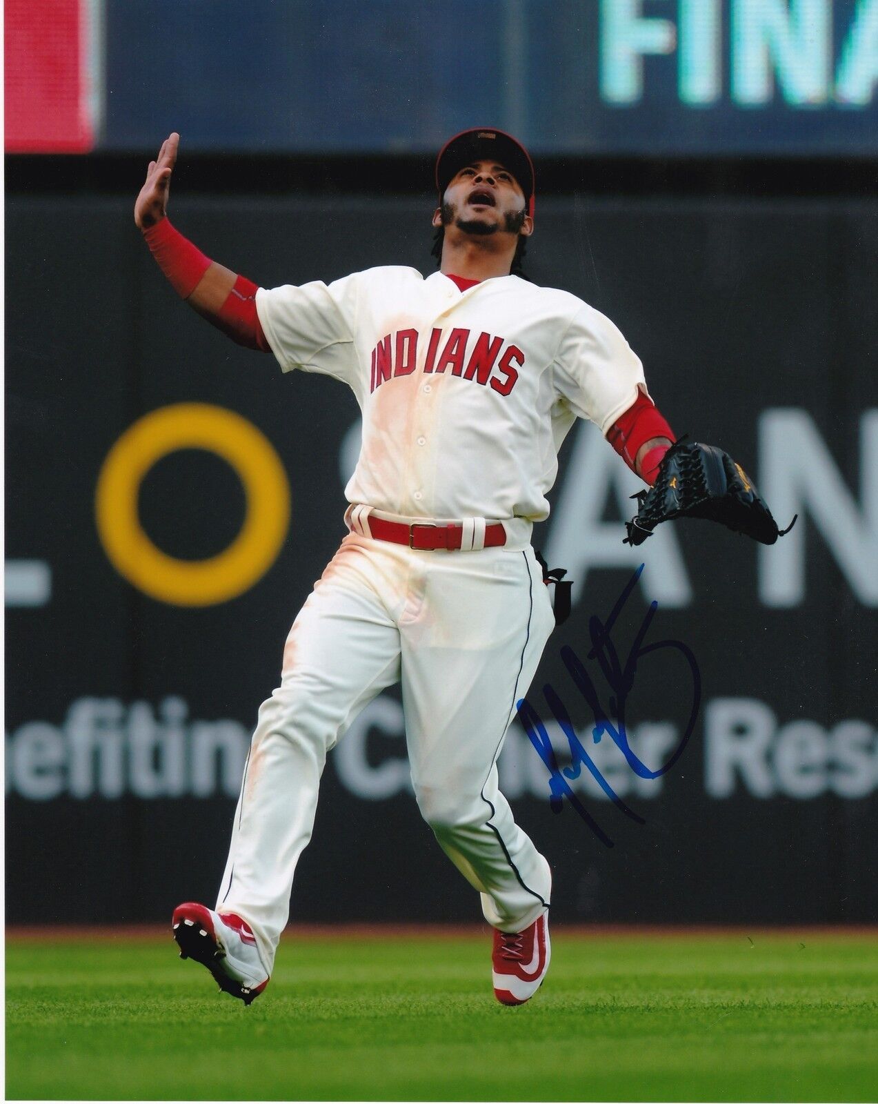 MICHAEL MARTINEZ CLEVELAND INDIANS ACTION SIGNED 8x10