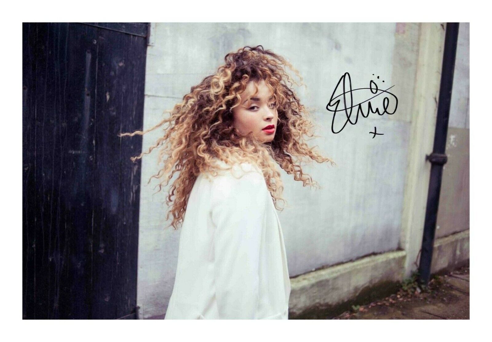 ELLA EYRE AUTOGRAPH SIGNED PP Photo Poster painting POSTER