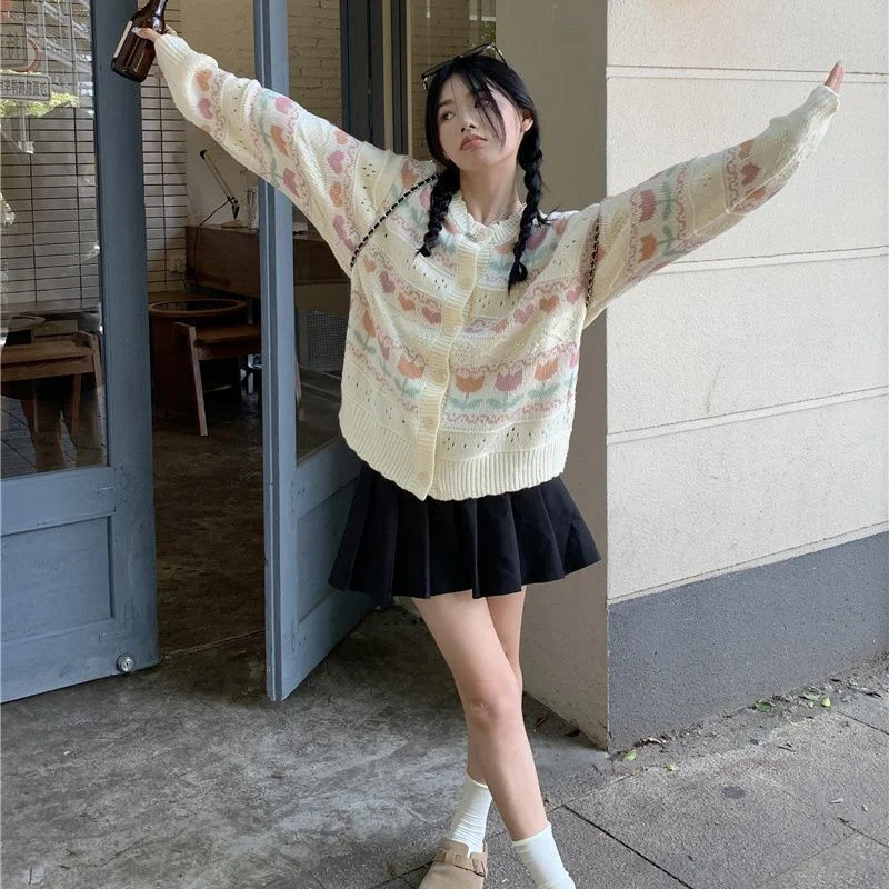 Uveng Uveng Autumn's New Retro Love-Loving Wreavage Hollow Spliced Antique Feel Loose Knitted Cardigan Women's Sweater Jacket