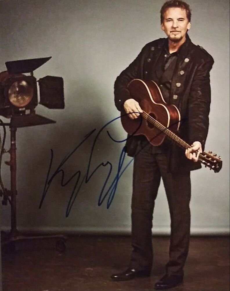 Kenny Loggins signed 8X10