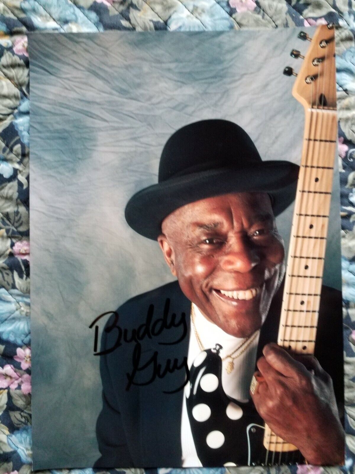 BUDDY GUY Autographed Authentic Signed 11 3/4 × 8 1/4 Photo Poster painting