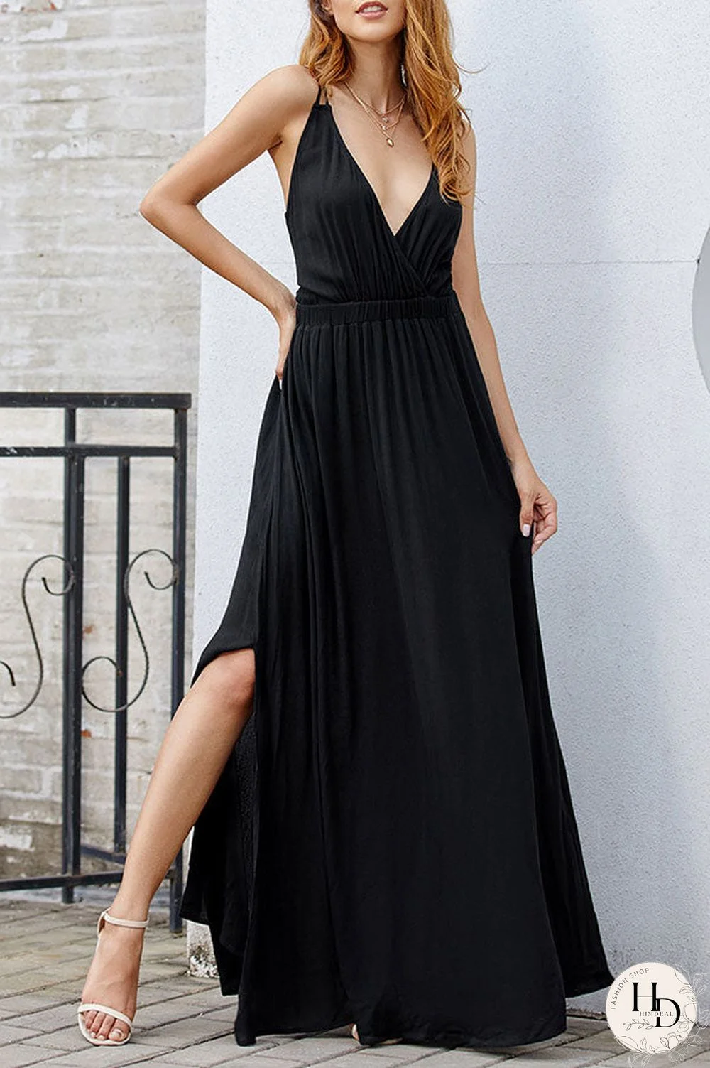 Black V-neck Spaghetti Straps Backless Prom Dress