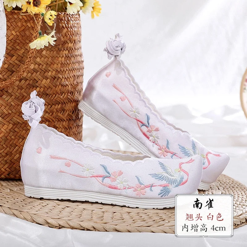 New Hanfu shoes, embroidered shoes, women's antiquity shoes, heightened Chinese elements, ancient bow shoes