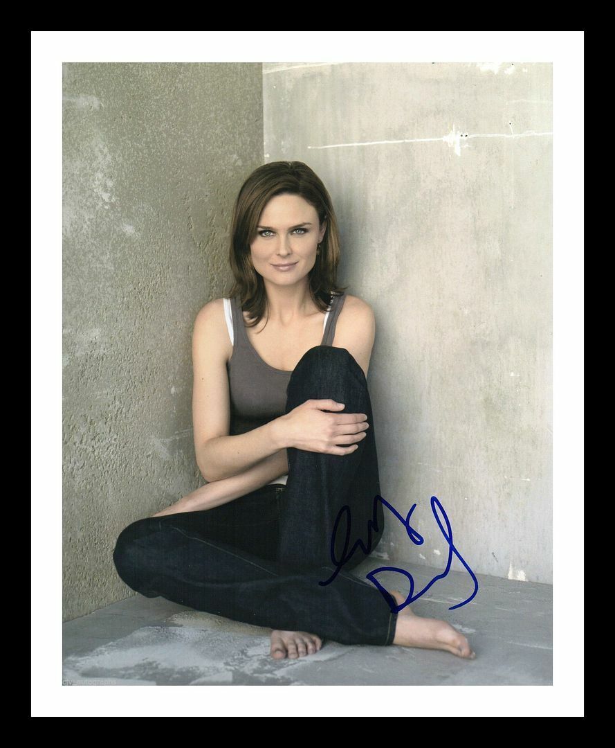 Emily Deschanel Autograph Signed & Framed Photo Poster painting